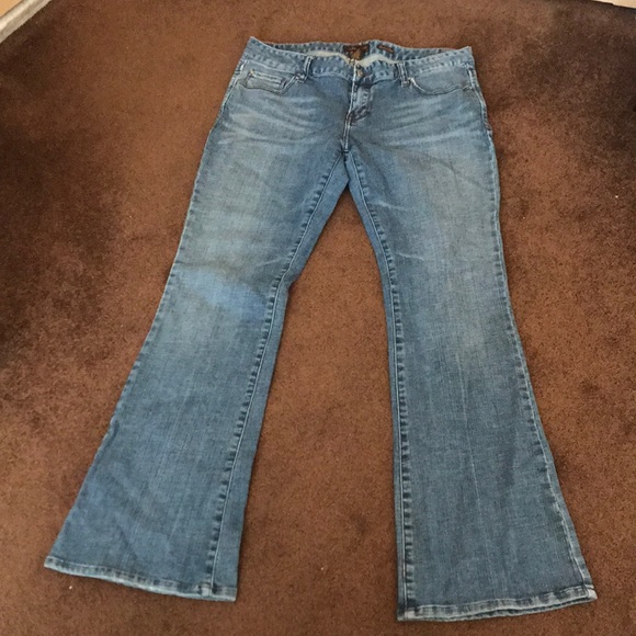 jeans with rhinestones on back pockets
